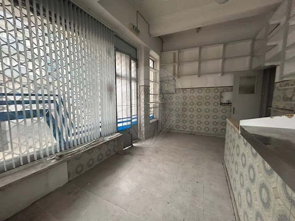 Loja para Arrendamento em Algés, Linda-A-Velha e Cruz Quebrada-Dafundo Foto 9