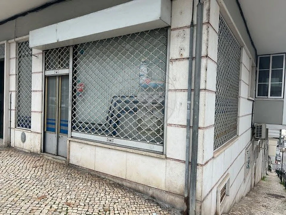 Loja para Arrendamento em Algés, Linda-A-Velha e Cruz Quebrada-Dafundo Foto 2
