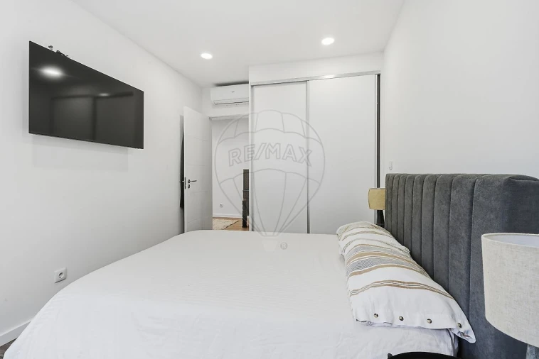 Apartamento T2 para Venda em Póvoa de Santo Adrião e Olival Basto Foto 13