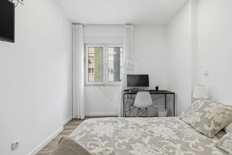 Apartamento T2 para Venda em Póvoa de Santo Adrião e Olival Basto Foto 18