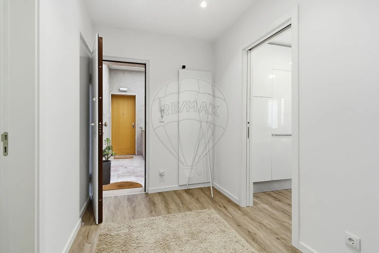 Apartamento T2 para Venda em Póvoa de Santo Adrião e Olival Basto Foto 9