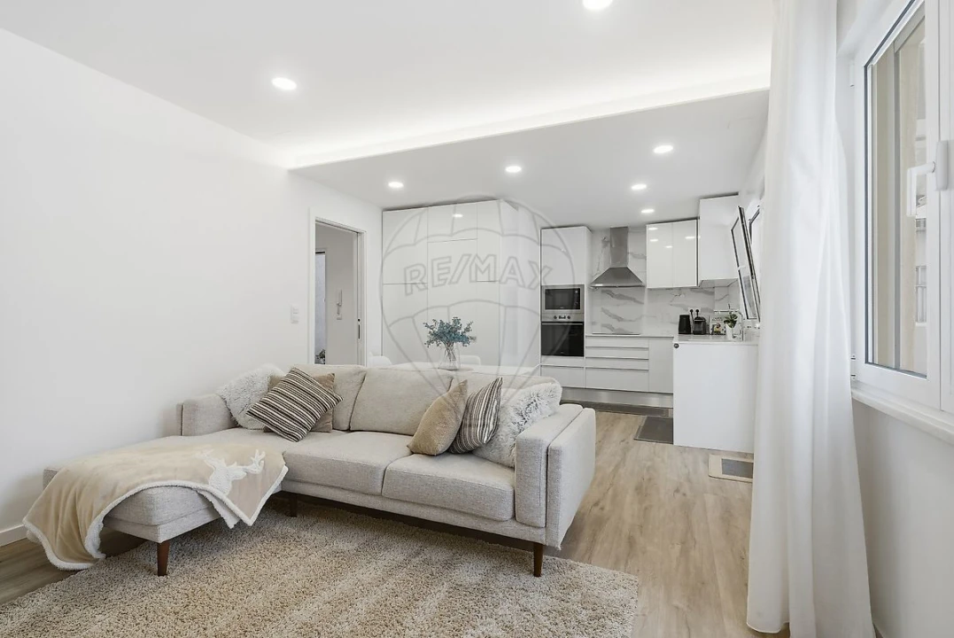 Apartamento T2 para Venda em Póvoa de Santo Adrião e Olival Basto Foto 4