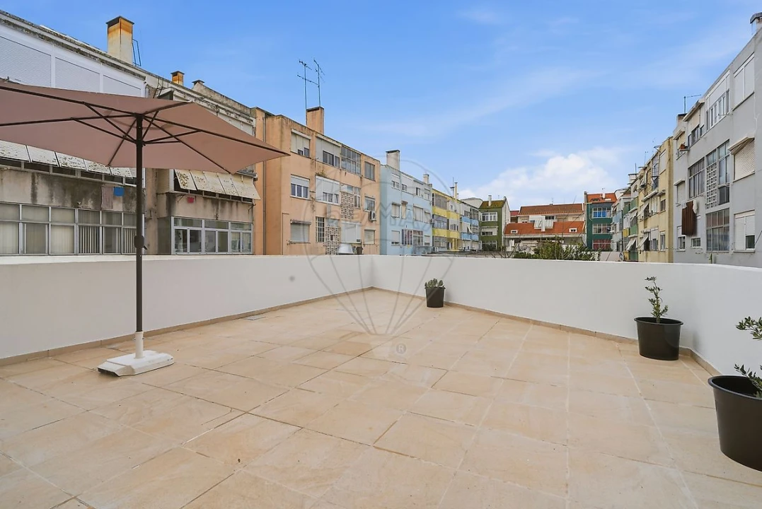 Apartamento T2 para Venda em Póvoa de Santo Adrião e Olival Basto Foto 7