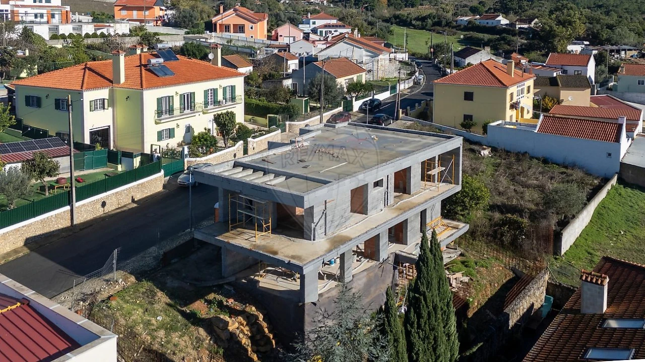 Moradia T4 para Venda em Bucelas Foto 32