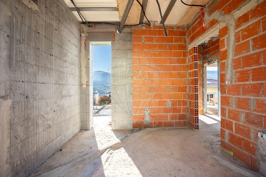 Moradia T4 para Venda em Bucelas Foto 9