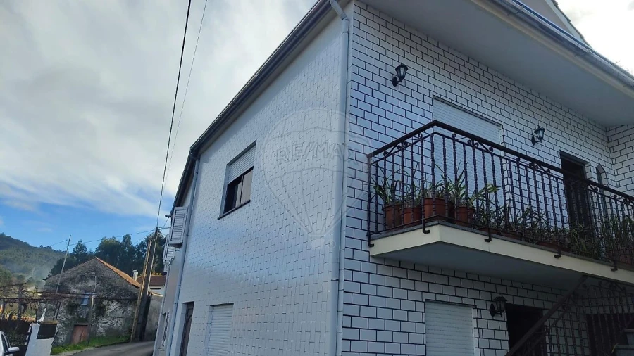 Moradia T4 para Venda em Cepelos Foto 3