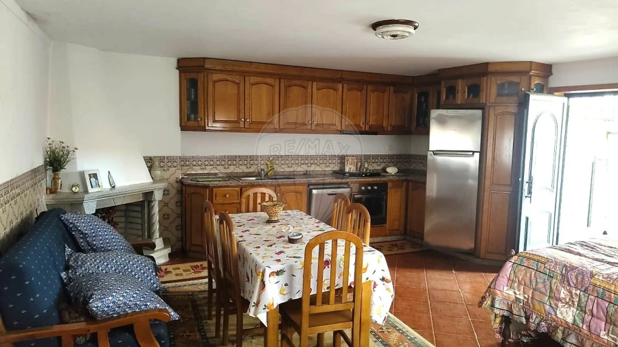 Moradia T4 para Venda em Cepelos Foto 5