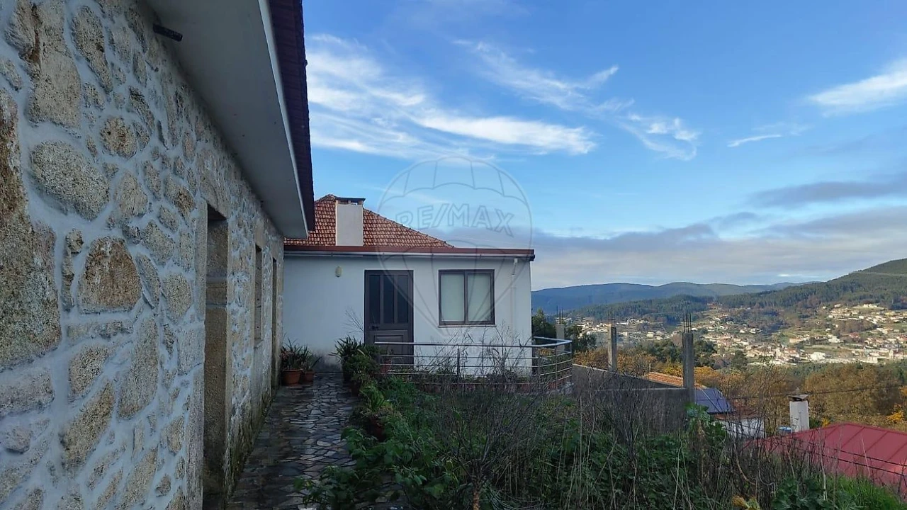 Moradia T4 para Venda em Cepelos Foto 1