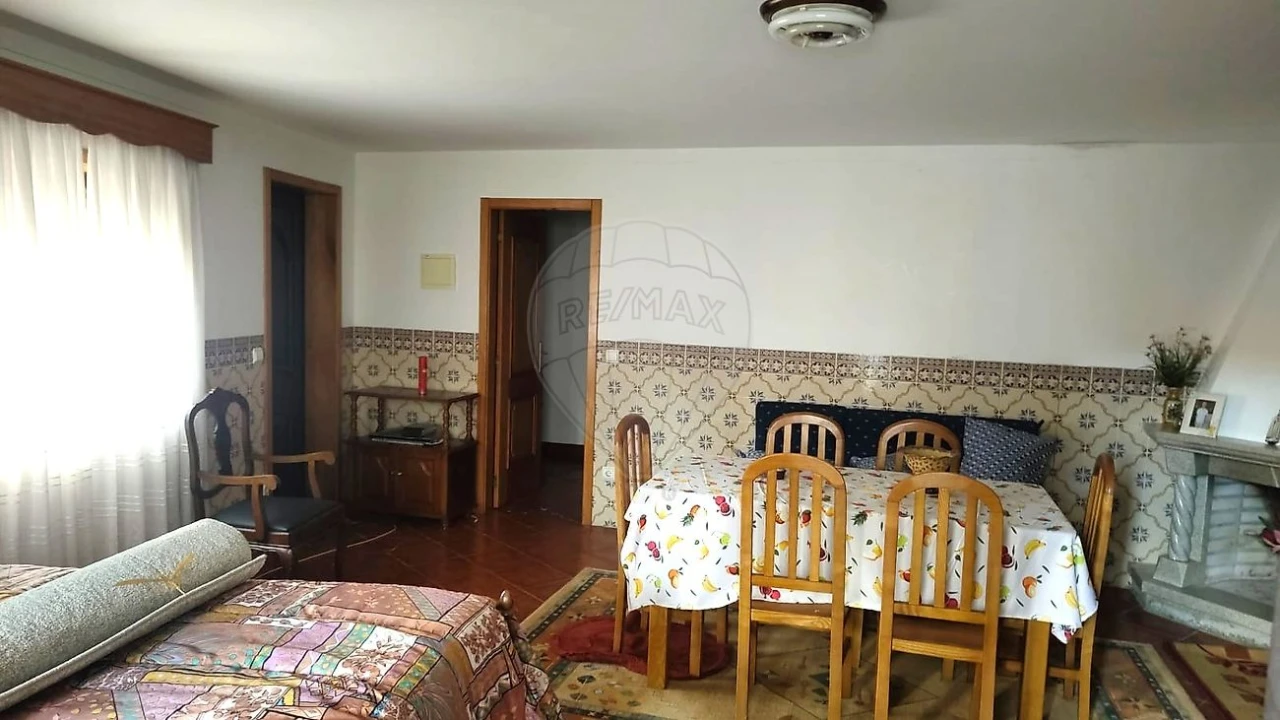 Moradia T4 para Venda em Cepelos Foto 4