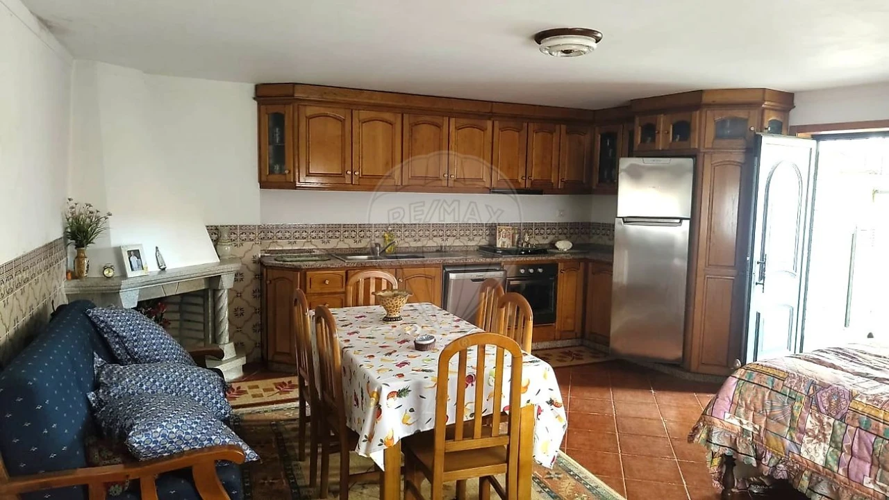 Moradia T4 para Venda em Cepelos Foto 5