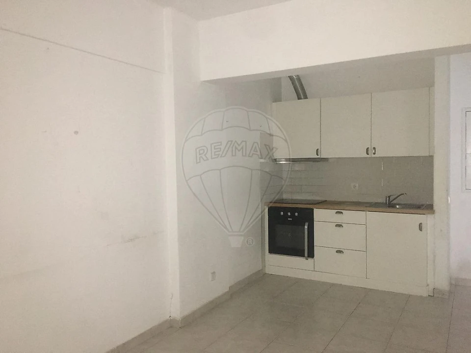 Apartamento T1 para Venda em Oeiras e São Julião da Barra, Paço de Arcos e Caxias Foto 1