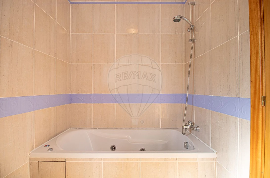 Apartamento T3 para Arrendamento em Riachos Foto 15