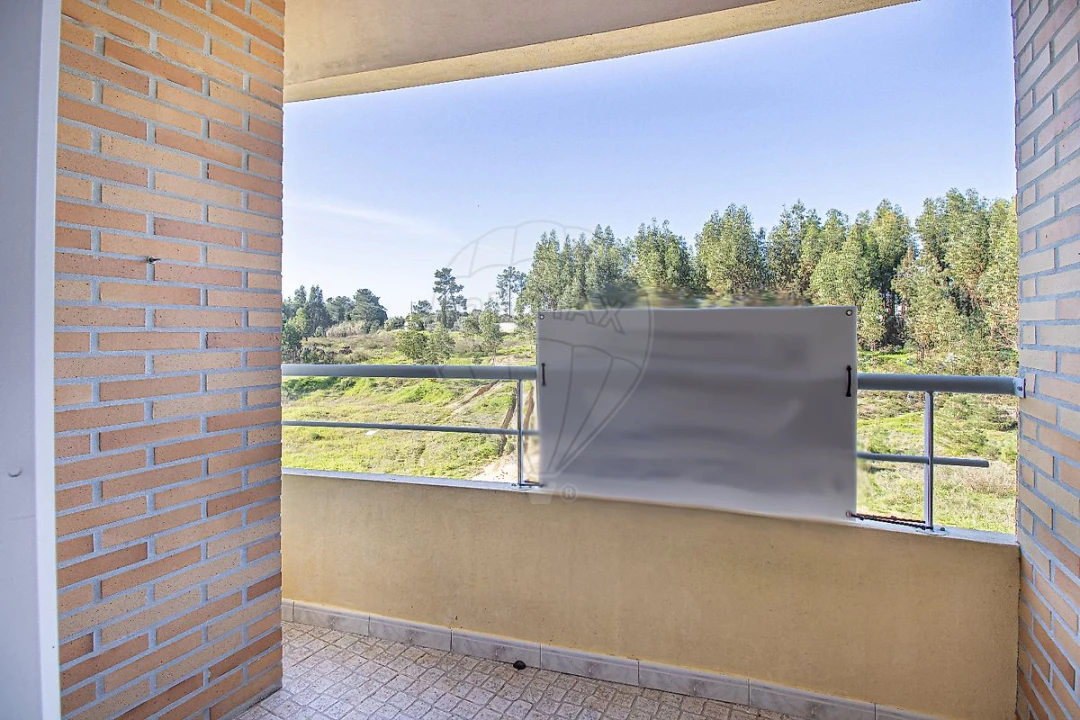 Apartamento T3 para Arrendamento em Riachos Foto 10