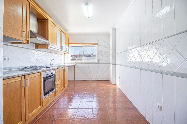 Apartamento T3 para Arrendamento em Riachos