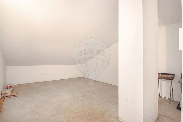 Apartamento T3 para Arrendamento em Riachos Foto 25