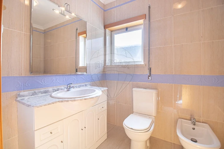 Apartamento T3 para Arrendamento em Riachos Foto 14