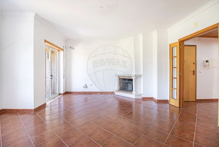 Apartamento T3 para Arrendamento em Riachos Foto 11