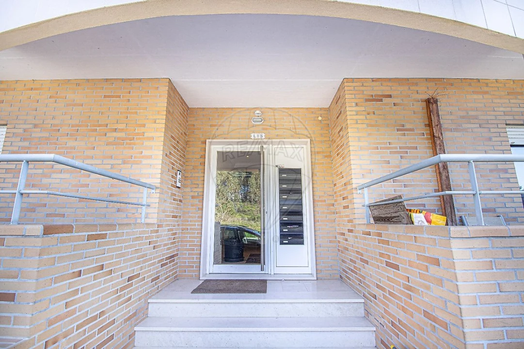 Apartamento T3 para Arrendamento em Riachos Foto 3