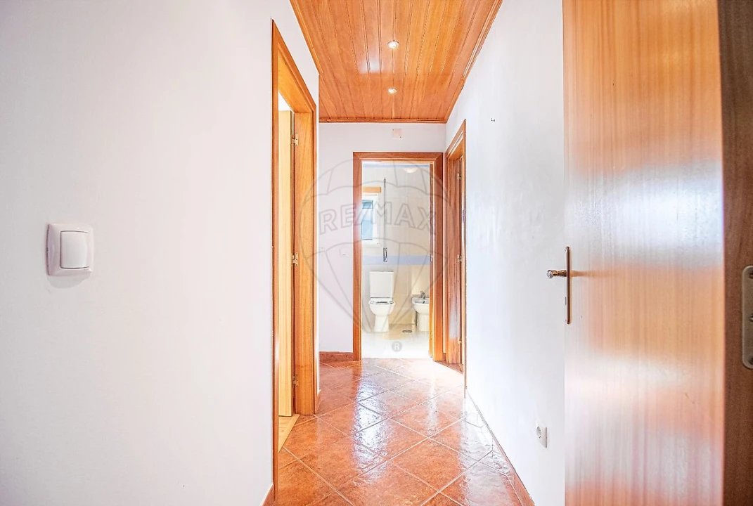 Apartamento T3 para Arrendamento em Riachos Foto 13