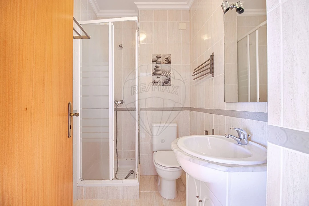 Apartamento T3 para Arrendamento em Riachos Foto 22