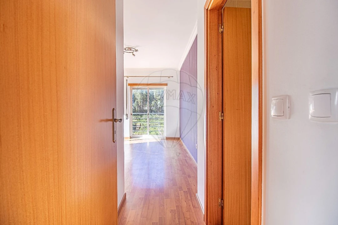 Apartamento T3 para Arrendamento em Riachos Foto 21