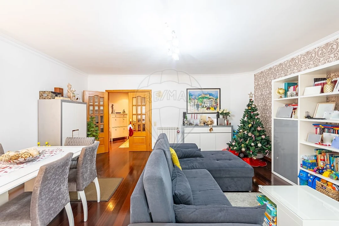 Apartamento T3 para Venda em São Domingos de Rana Foto 5