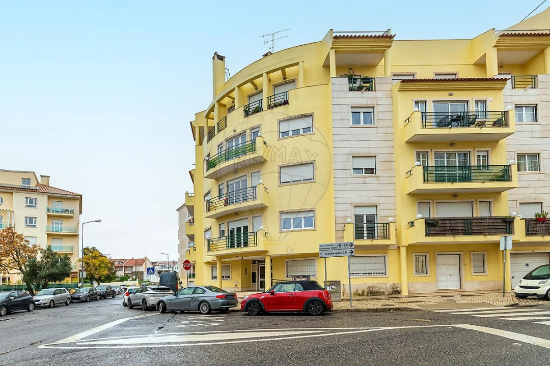 Apartamento T3 para Venda em São Domingos de Rana Foto 1