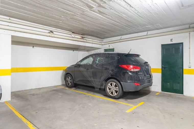 Apartamento T3 para Venda em São Domingos de Rana Foto 28