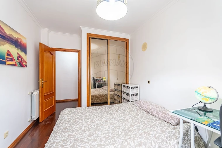 Apartamento T3 para Venda em São Domingos de Rana Foto 24