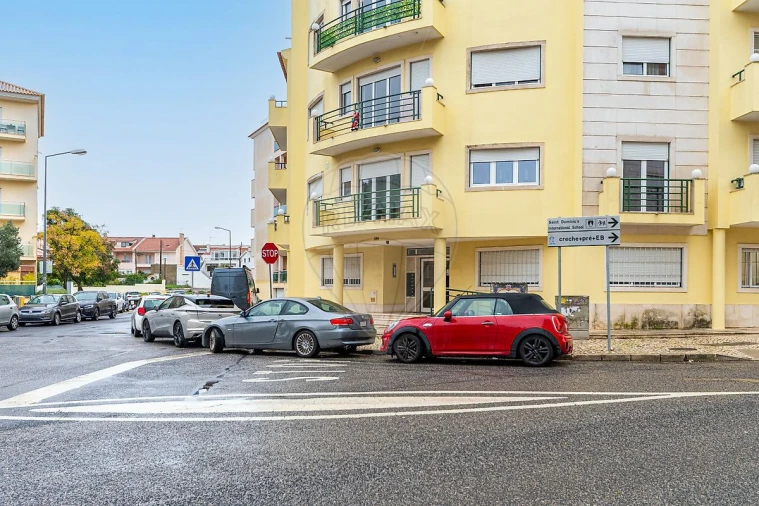 Apartamento T3 para Venda em São Domingos de Rana Foto 30