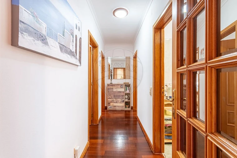 Apartamento T3 para Venda em São Domingos de Rana Foto 23