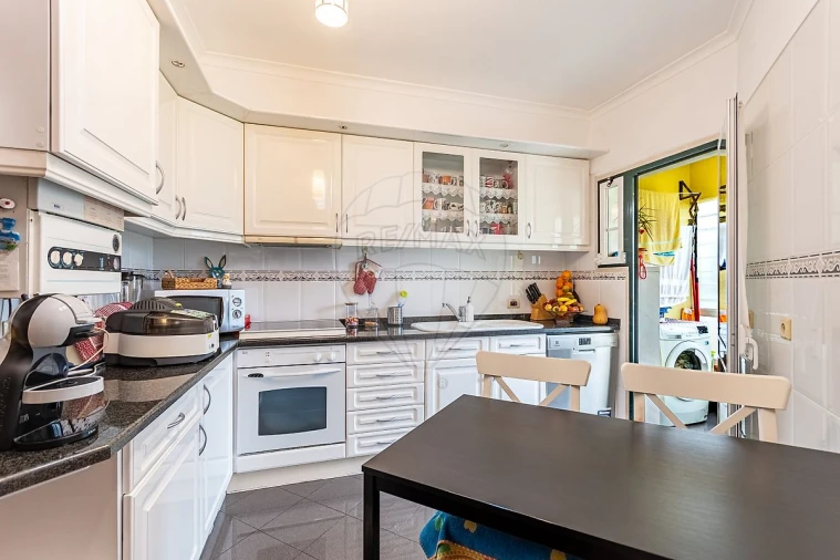 Apartamento T3 para Venda em São Domingos de Rana Foto 12