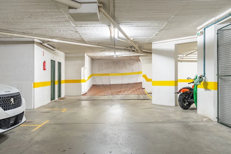 Apartamento T3 para Venda em São Domingos de Rana Foto 27