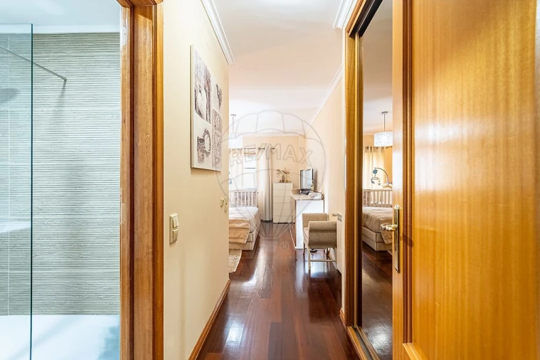 Apartamento T3 para Venda em São Domingos de Rana Foto 18