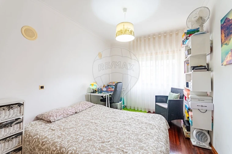 Apartamento T3 para Venda em São Domingos de Rana Foto 25