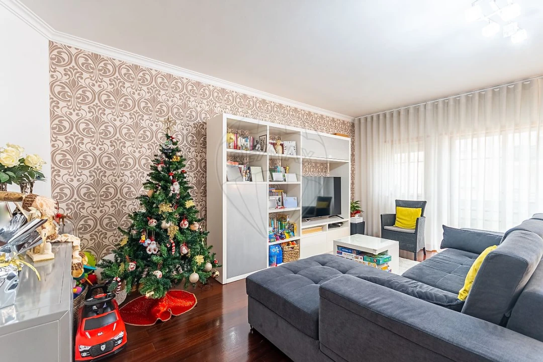 Apartamento T3 para Venda em São Domingos de Rana Foto 4