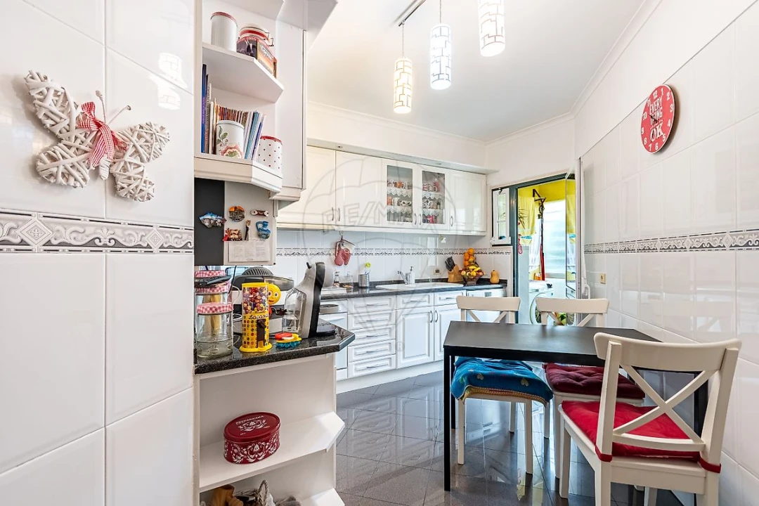 Apartamento T3 para Venda em São Domingos de Rana Foto 13