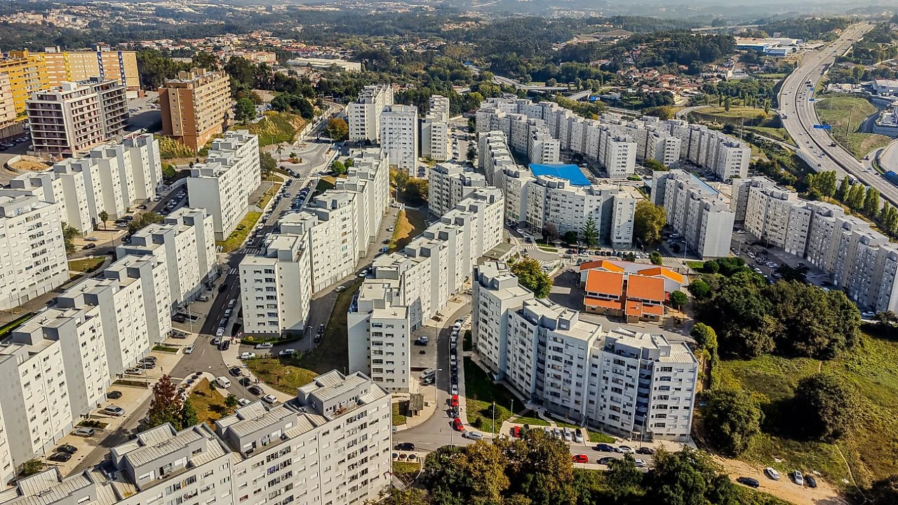 Apartamento T2 para Venda em Vilar de Andorinho Foto 11