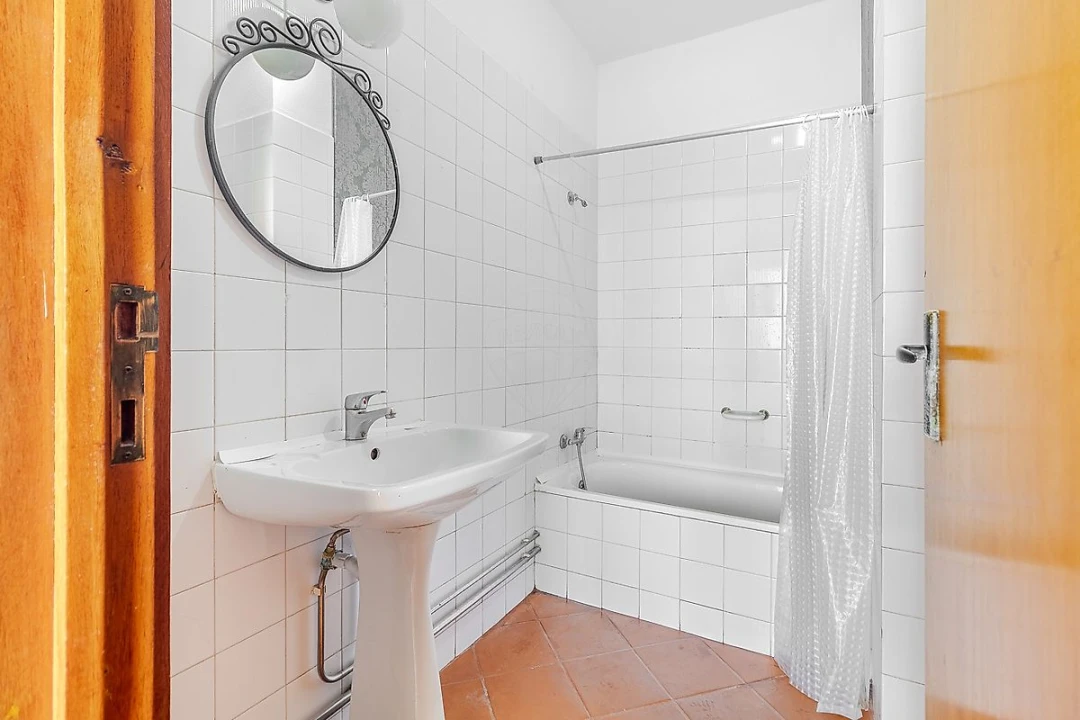 Apartamento T2 para Venda em Vilar de Andorinho Foto 8