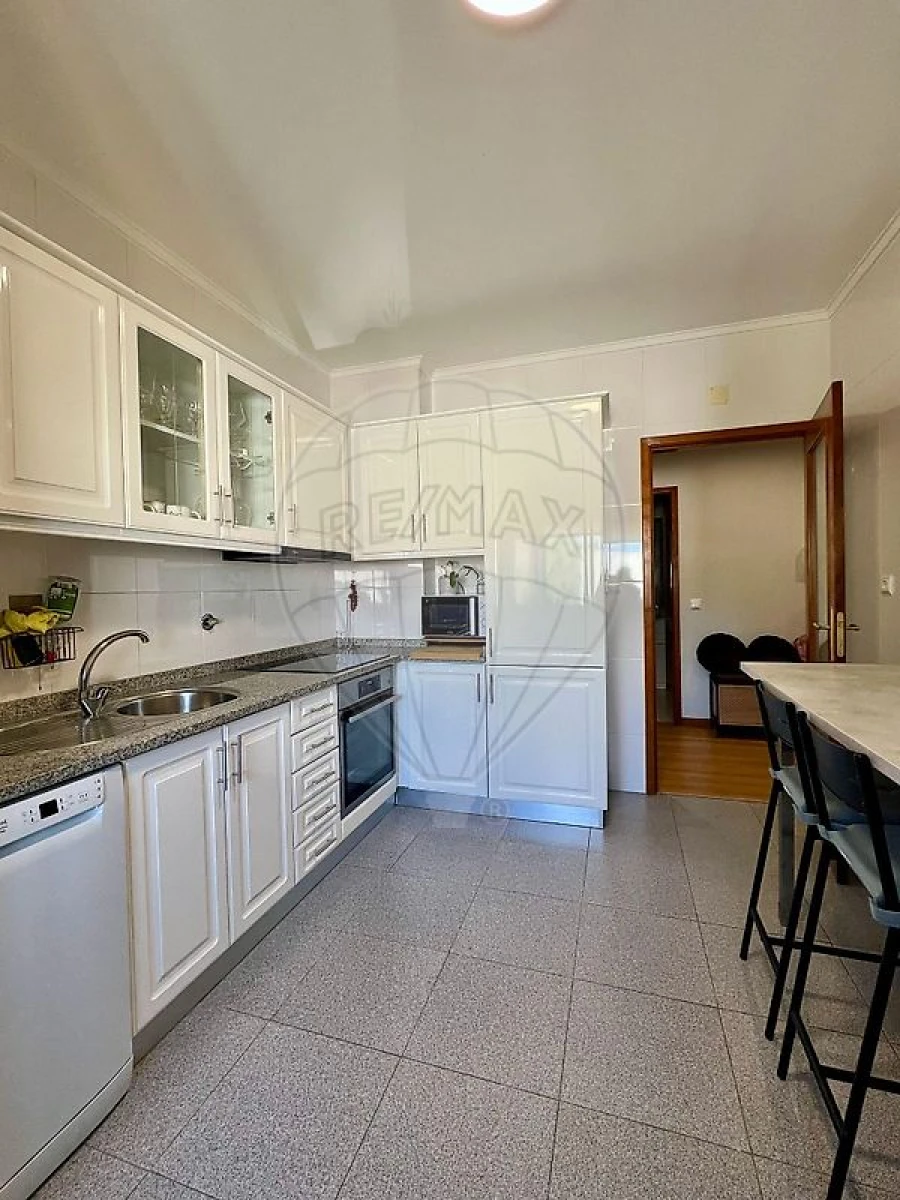 Apartamento T2 para Venda em Fiães Foto 7