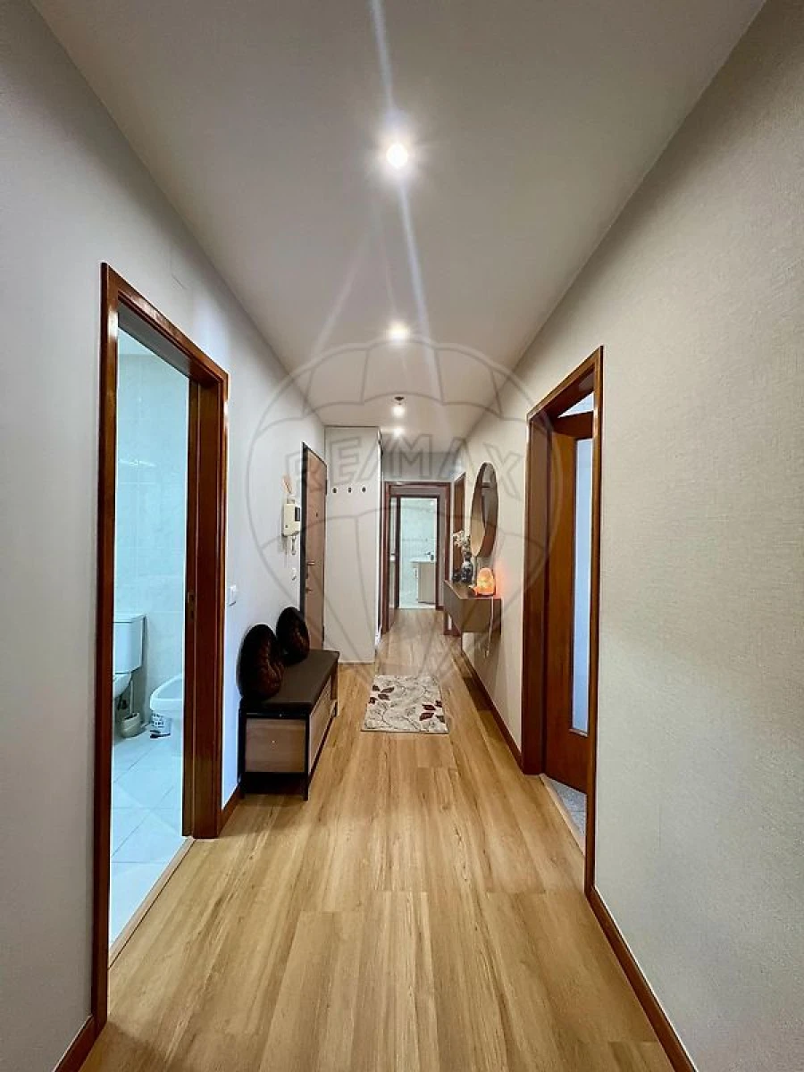 Apartamento T2 para Venda em Fiães Foto 9