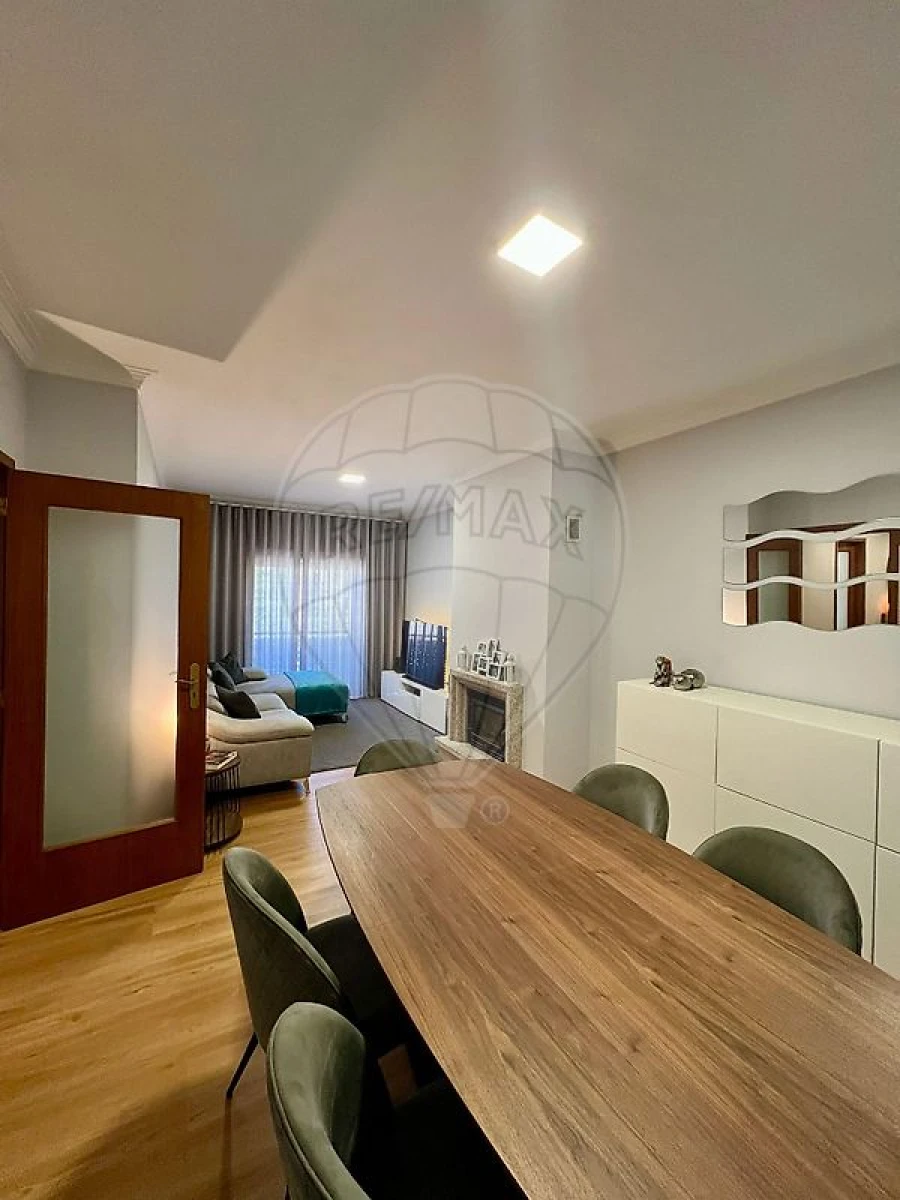 Apartamento T2 para Venda em Fiães Foto 3