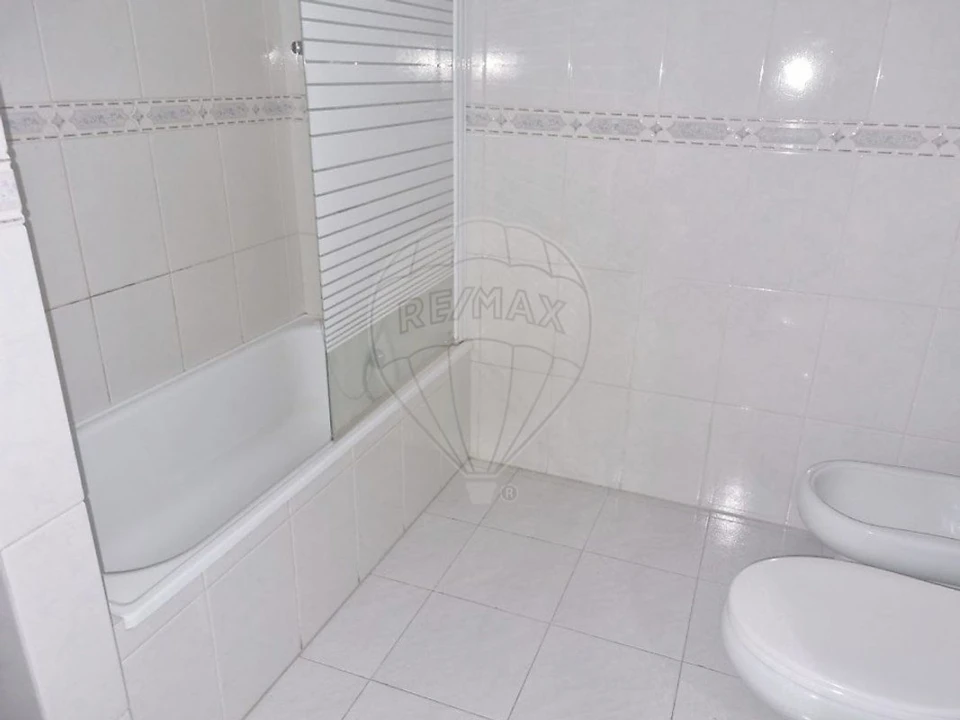 Apartamento T2 para Venda em Póvoa de Santa Iria e Forte da Casa Foto 15