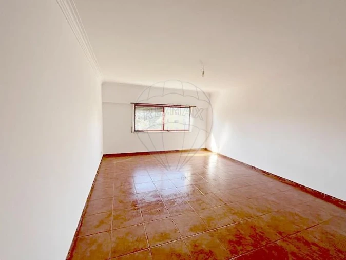 Apartamento T2 para Venda em Póvoa de Santa Iria e Forte da Casa Foto 3