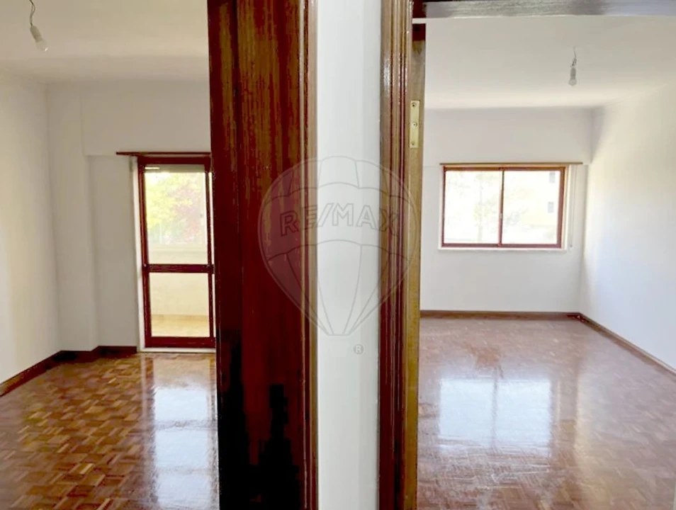 Apartamento T2 para Venda em Póvoa de Santa Iria e Forte da Casa Foto 6