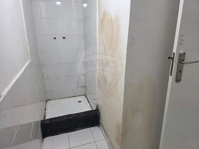 Loja para Venda em Santa Iria de Azoia, São João da Talha e Bobadela Foto 5