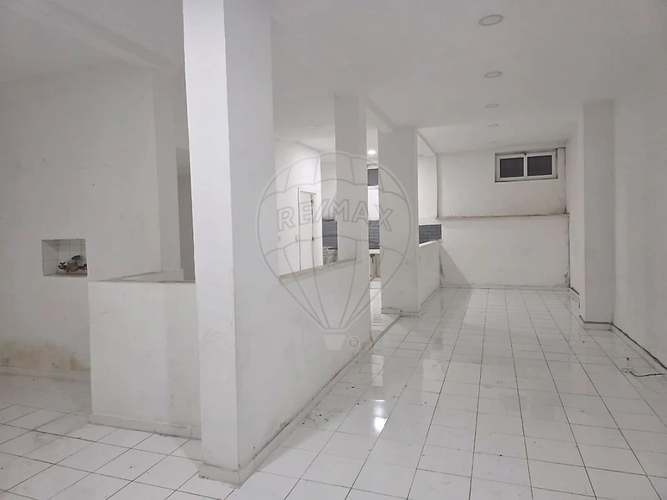 Loja para Venda em Santa Iria de Azoia, São João da Talha e Bobadela Foto 12