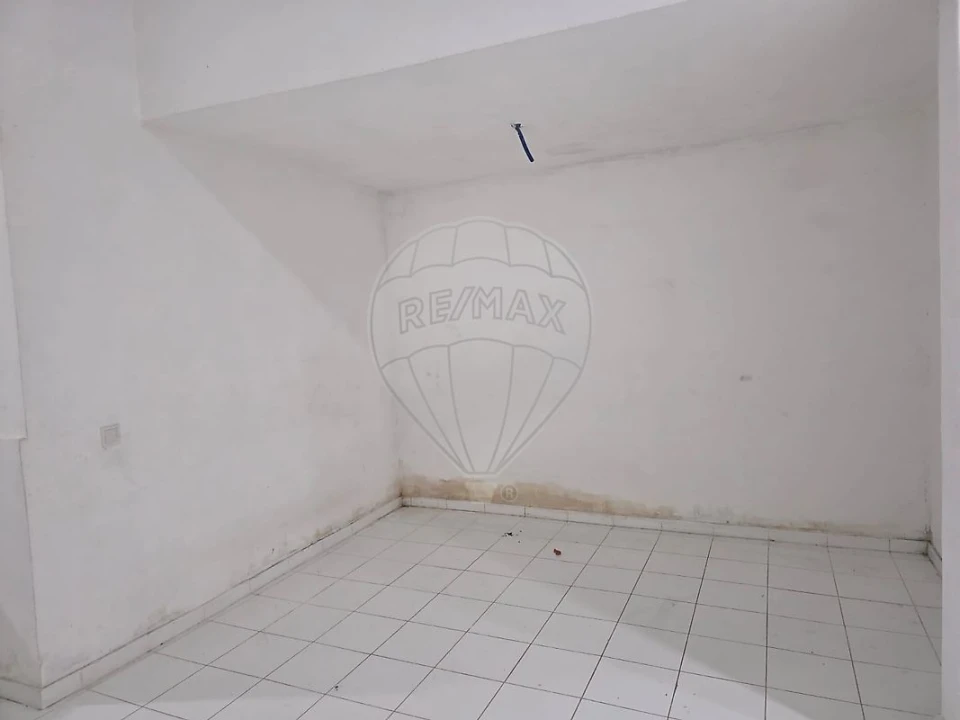 Loja para Venda em Santa Iria de Azoia, São João da Talha e Bobadela Foto 2