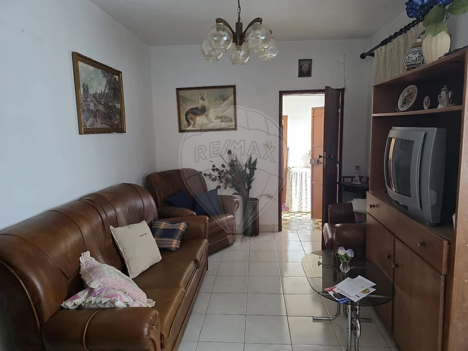 Moradia T4 para Venda em Envendos Foto 6