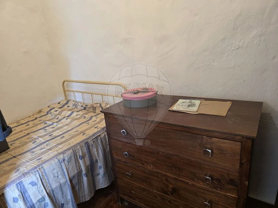 Moradia T4 para Venda em Envendos Foto 8